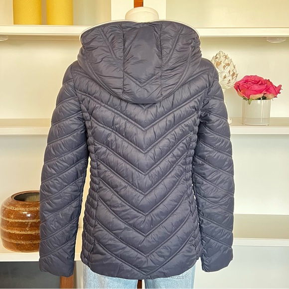 Quilted Puffer Jacket - Picture 3 of 6